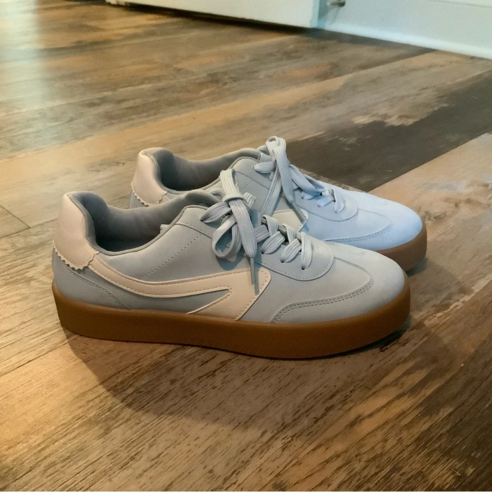 Dolce Vita Light Blue and White Low-Top Sneakers with Gum Sole (NWOB)